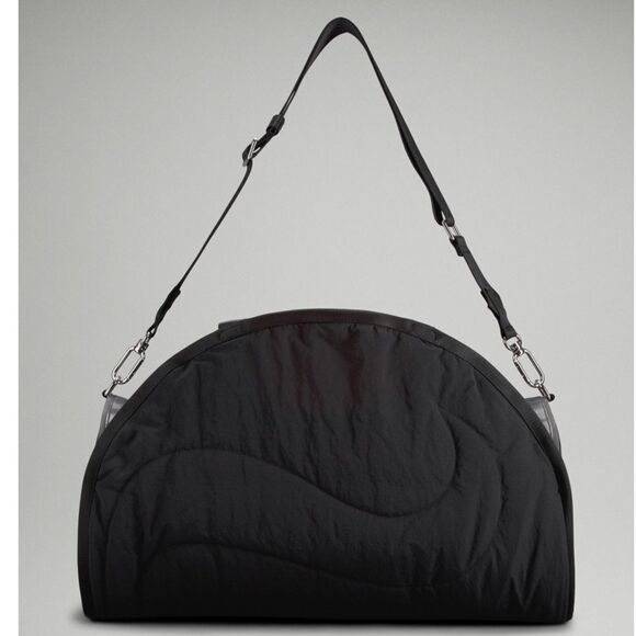 New with tags Lululemon barrel bag 24L with mylo - Picture 4 of 5